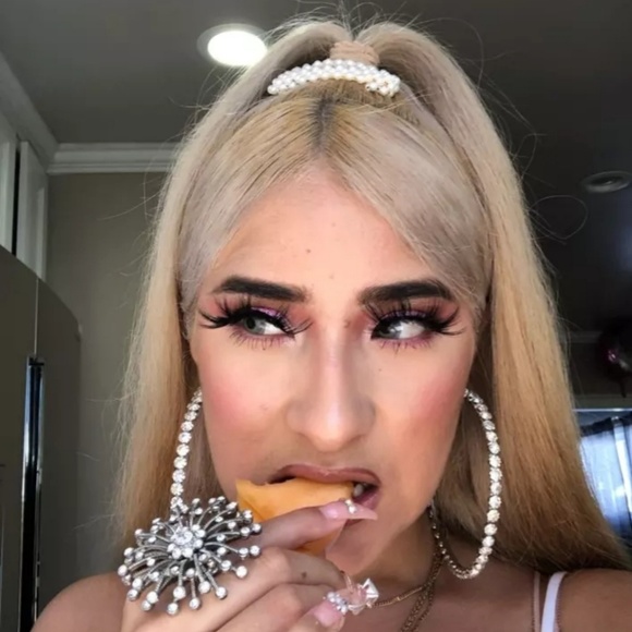 Nubia Minkz - Picture 4 of 4